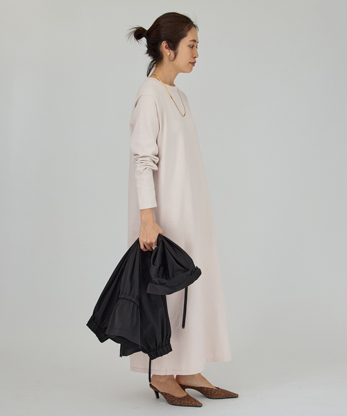 VERMEIL par iena（ヴェルメイユパーイエナ）の「ニットコクーンロングワンピース（ワンピース・レディース・アイボリー/ネイビー・FREE）」の10枚目の写真