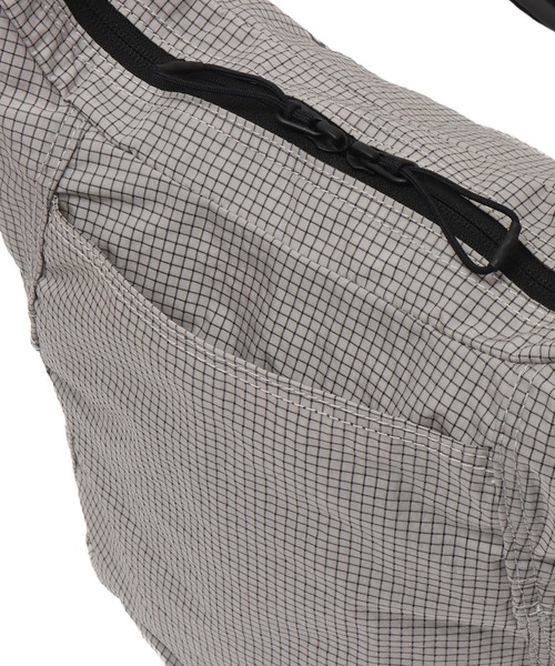 THE NORTH FACE(ザノースフェイス)の「THE NORTH FACE Menow Wander / ザ ノース フェイス メノウ ワンダー(ショルダーバッグ・メンズ・ダークグレー・FREE)」の12枚目の写真