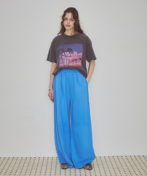 J1U by LA BELLE ETUDE(ジユウバイラベルエチュード)の「Emotica Tee(Tシャツ/カットソー・レディース・チャコールグレー・0/1)」の3枚目の写真
