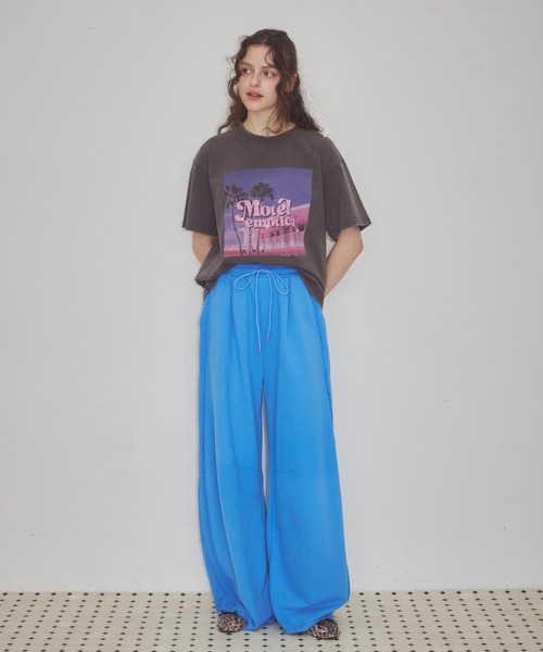 J1U by LA BELLE ETUDE(ジユウバイラベルエチュード)の「Emotica Tee(Tシャツ/カットソー・レディース・チャコールグレー・0/1)」の4枚目の写真