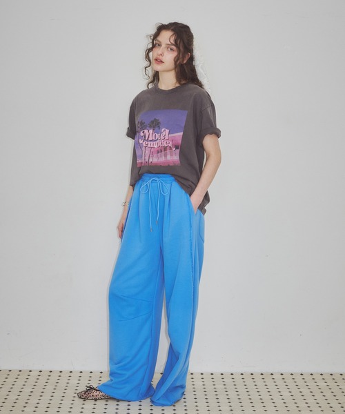 J1U by LA BELLE ETUDE(ジユウバイラベルエチュード)の「Emotica Tee(Tシャツ/カットソー・レディース・チャコールグレー・0/1)」の5枚目の写真
