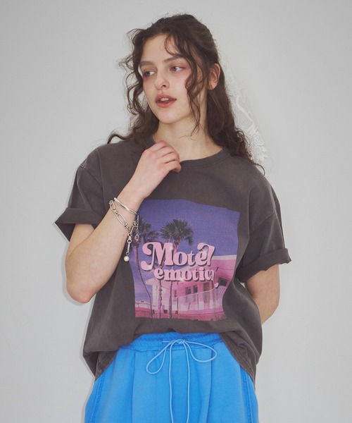 J1U by LA BELLE ETUDE(ジユウバイラベルエチュード)の「Emotica Tee(Tシャツ/カットソー・レディース・チャコールグレー・0/1)」の10枚目の写真