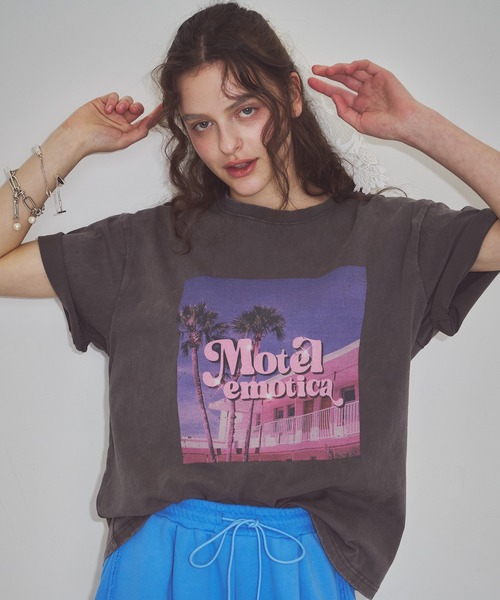 J1U by LA BELLE ETUDE(ジユウバイラベルエチュード)の「Emotica Tee(Tシャツ/カットソー・レディース・チャコールグレー・0/1)」の8枚目の写真