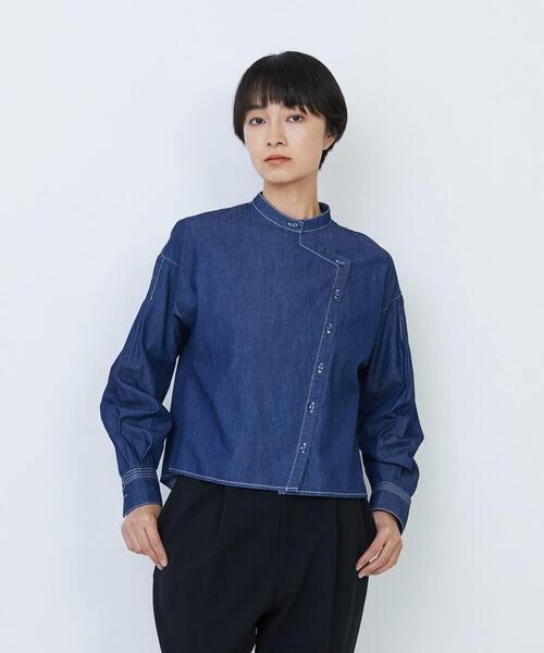 LOISIR(ロワズィール)の「ワークディテールショートシャツ(シャツ/ブラウス・レディース・オフホワイト/インディゴブルー・FREE)」の2枚目の写真