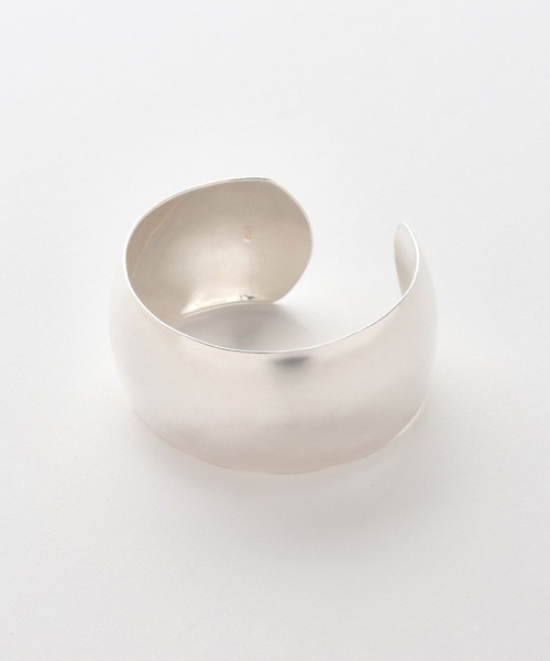 Curensology（カレンソロジー）の「Curensology(カレンソロジー)/＜ＣＳＧ＞シルバーワイドバングル（バングル/リストバンド・レディース・シルバー・FREE）」の3枚目の写真