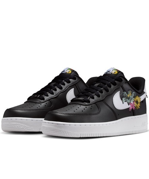 NIKE(ナイキ)の「NIKE Air Force 1 '07 Premium(ナイキ エア フォース 1 ’07 PRM)(スニーカー・レディース・ピンク系/ブラック系・23cm/23.5cm/24cm/24.5cm/25cm)」の2枚目の写真