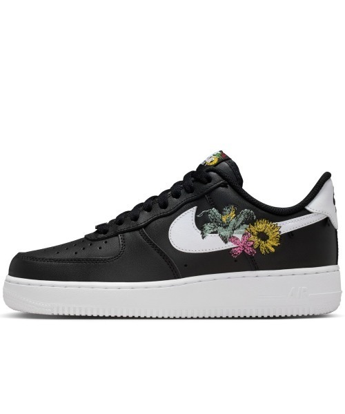 NIKE(ナイキ)の「NIKE Air Force 1 '07 Premium(ナイキ エア フォース 1 ’07 PRM)(スニーカー・レディース・ピンク系/ブラック系・23cm/23.5cm/24cm/24.5cm/25cm)」の3枚目の写真