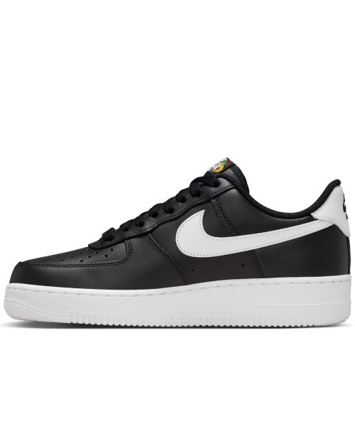 NIKE(ナイキ)の「NIKE Air Force 1 '07 Premium(ナイキ エア フォース 1 ’07 PRM)(スニーカー・レディース・ピンク系/ブラック系・23cm/23.5cm/24cm/24.5cm/25cm)」の4枚目の写真