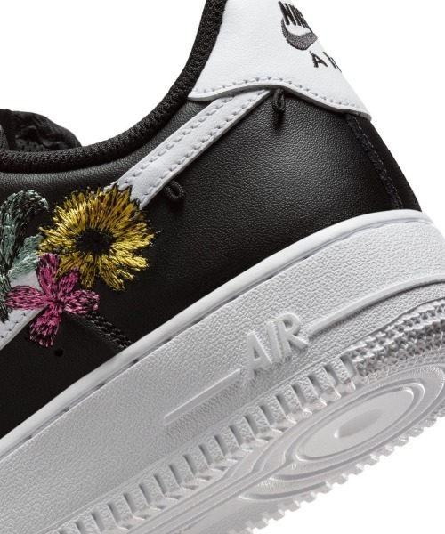 NIKE(ナイキ)の「NIKE Air Force 1 '07 Premium(ナイキ エア フォース 1 ’07 PRM)(スニーカー・レディース・ピンク系/ブラック系・23cm/23.5cm/24cm/24.5cm/25cm)」の15枚目の写真