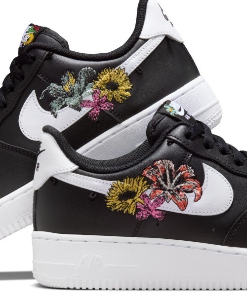 NIKE(ナイキ)の「NIKE Air Force 1 '07 Premium(ナイキ エア フォース 1 ’07 PRM)(スニーカー・レディース・ピンク系/ブラック系・23cm/23.5cm/24cm/24.5cm/25cm)」の16枚目の写真
