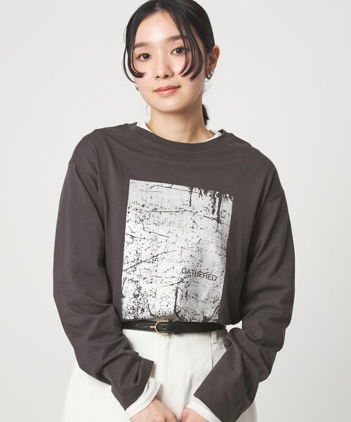 green label relaxing(グリーンレーベルリラクシング)の「【WEB限定】<at ease>メタリックプリント ロングスリーブ カットソー(Tシャツ/カットソー・レディース・ホワイト/ダークグレー・FREE)」の7枚目の写真