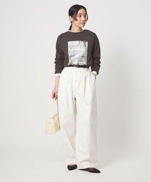 green label relaxing(グリーンレーベルリラクシング)の「【WEB限定】<at ease>メタリックプリント ロングスリーブ カットソー(Tシャツ/カットソー・レディース・ホワイト/ダークグレー・FREE)」の8枚目の写真