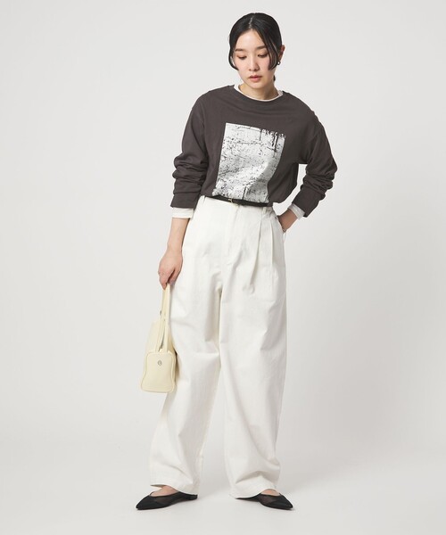 green label relaxing(グリーンレーベルリラクシング)の「【WEB限定】<at ease>メタリックプリント ロングスリーブ カットソー(Tシャツ/カットソー・レディース・ホワイト/ダークグレー・FREE)」の9枚目の写真