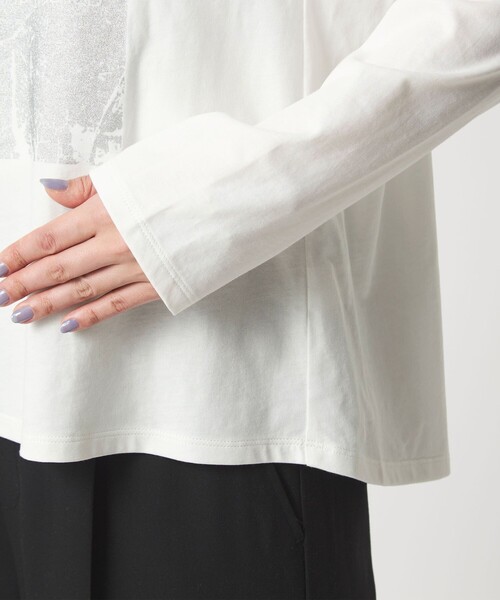 green label relaxing(グリーンレーベルリラクシング)の「【WEB限定】<at ease>メタリックプリント ロングスリーブ カットソー(Tシャツ/カットソー・レディース・ホワイト/ダークグレー・FREE)」の14枚目の写真