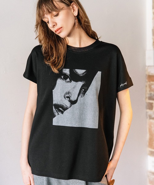 AULA AILA（アウラアイラ）の「フェイスＴシャツ（Tシャツ/カットソー・レディース・ホワイト/ライトカーキ/ブラック・0）」の3枚目の写真