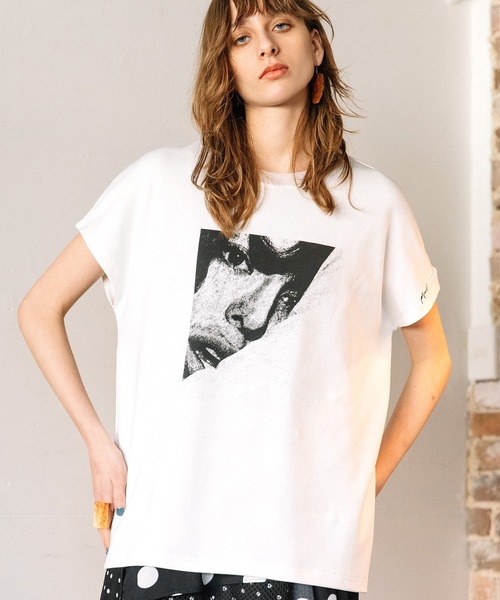 AULA AILA（アウラアイラ）の「フェイスＴシャツ（Tシャツ/カットソー・レディース・ホワイト/ライトカーキ/ブラック・0）」の7枚目の写真