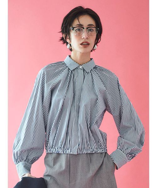 Mila Owen（ミラオーウェン）の「クロップドギャザーバルーンシャツ（シャツ/ブラウス・レディース・ダークネイビー/ピンク/ホワイト/ブルー・F）」の7枚目の写真