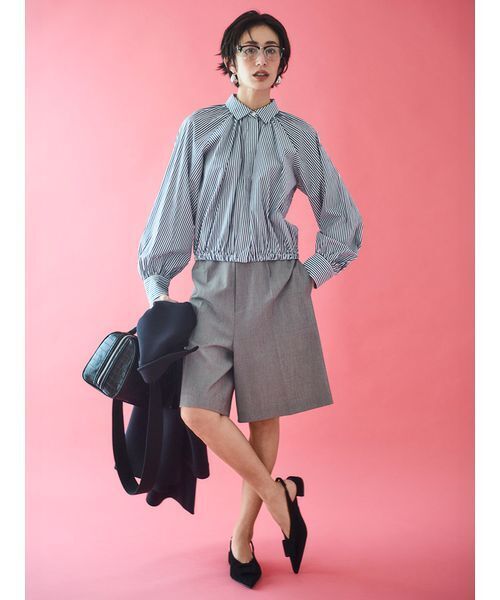 Mila Owen（ミラオーウェン）の「クロップドギャザーバルーンシャツ（シャツ/ブラウス・レディース・ダークネイビー/ピンク/ホワイト/ブルー・F）」の8枚目の写真