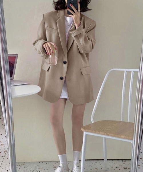 Flugge(フラッジー)の「テーラードオーバージャケット(その他アウター・レディース・ブラック/ベージュ・LARGE/MEDIUM)」の3枚目の写真