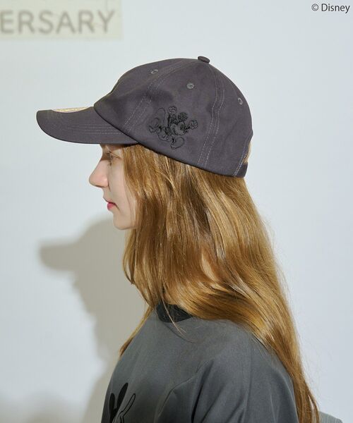 Disney（ディズニー）の「【Mickey&Friends】イニシャル刺繍CAP（キャップ・レディース・グリーン/アイボリー/チャコールグレー/ブルー・FREE）」の21枚目の写真