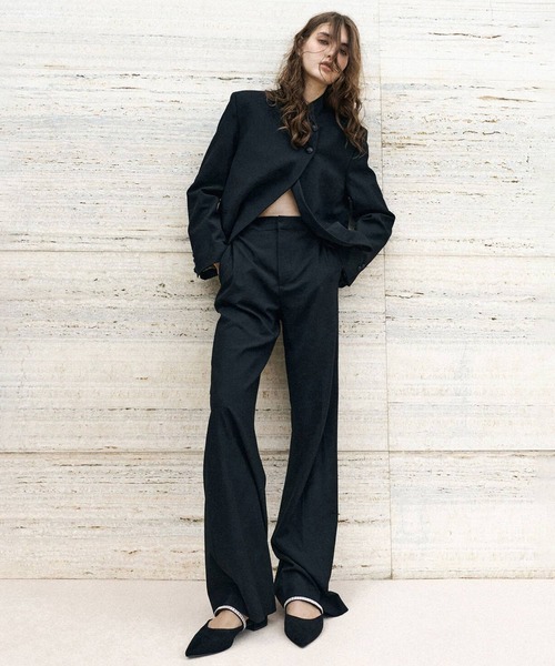 CHARLES & KEITH(チャールズ & キース)の「Ambrosiaアンブロシアジェムエンベリッシュドスリッポンフラット(サンダル・レディース・ブラック系その他2/オフホワイト・24.5cm/23.5cm/23cm/22.5cm/25.5cm/25cm)」の13枚目の写真