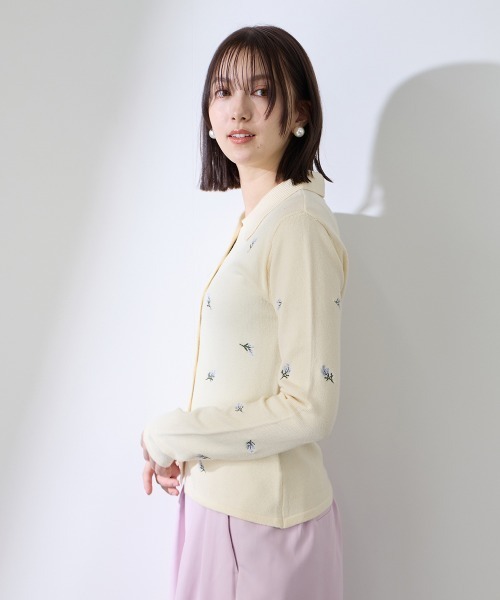 QUEENS COURT(クイーンズコート)の「フラワー刺繍ポロニットトップス≪手洗い可能≫(ニット/セーター・レディース・オフホワイト/ブラック・M)」の13枚目の写真