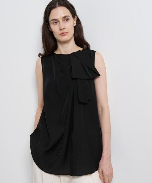 LANVIN en Bleu(ランバンオンブルー)の「シアータンブラータックリボンブラウス(シャツ/ブラウス・レディース・ブラック/ライトベージュ・38)」の2枚目の写真