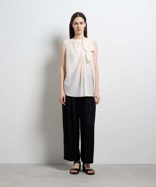 LANVIN en Bleu(ランバンオンブルー)の「シアータンブラータックリボンブラウス(シャツ/ブラウス・レディース・ブラック/ライトベージュ・38)」の3枚目の写真
