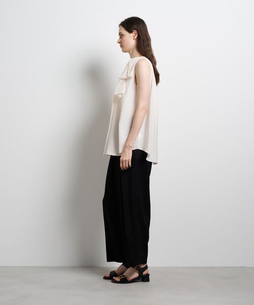 LANVIN en Bleu(ランバンオンブルー)の「シアータンブラータックリボンブラウス(シャツ/ブラウス・レディース・ブラック/ライトベージュ・38)」の4枚目の写真