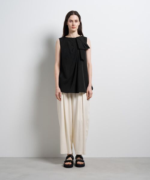 LANVIN en Bleu(ランバンオンブルー)の「シアータンブラータックリボンブラウス(シャツ/ブラウス・レディース・ブラック/ライトベージュ・38)」の11枚目の写真