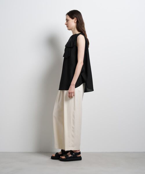 LANVIN en Bleu(ランバンオンブルー)の「シアータンブラータックリボンブラウス(シャツ/ブラウス・レディース・ブラック/ライトベージュ・38)」の12枚目の写真