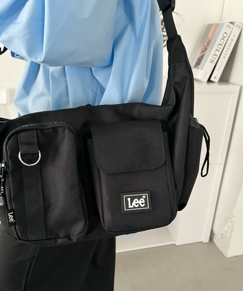Lee(リー)の「Lee/ラバーロゴ 2アウトポケットショルダーバッグ/撥水ポリシリーズ/ユニセックス(ショルダーバッグ・レディース・カーキ/ライトベージュ/ブラック・FREE)」の10枚目の写真