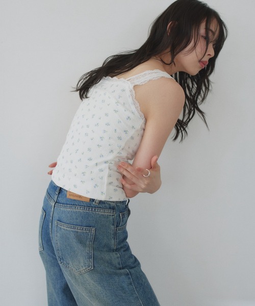 TREOVER(トレオーバー)の「小花柄×レースの大人ガーリーキャミソール(キャミソール・レディース・オフホワイト/アイボリー・FREE)」の13枚目の写真