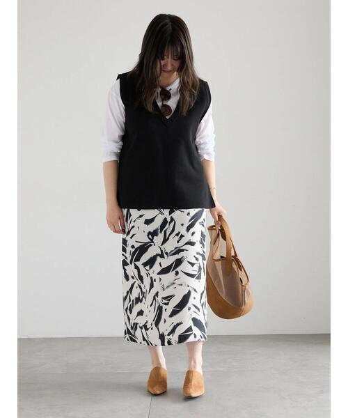 Te chichi(テチチ)の「ペイントパターンナロースカート《2026 spring catalog item》(スカート・レディース・ネイビー/オフホワイト・F)」の19枚目の写真