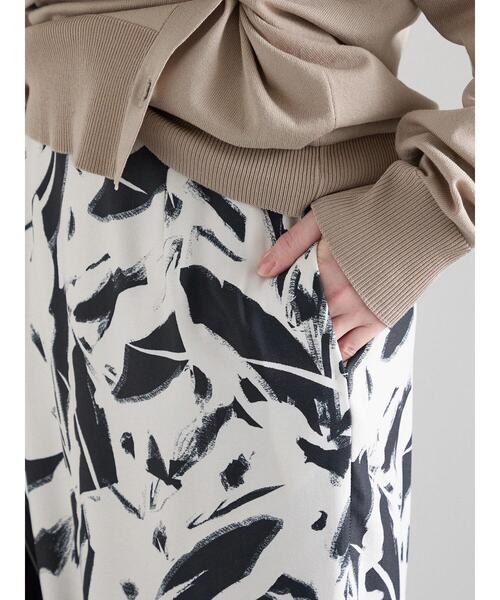 Te chichi（テチチ）の「ペイントパターンナロースカート《2026 spring catalog item》（スカート・レディース・ネイビー/オフホワイト・F）」の20枚目の写真