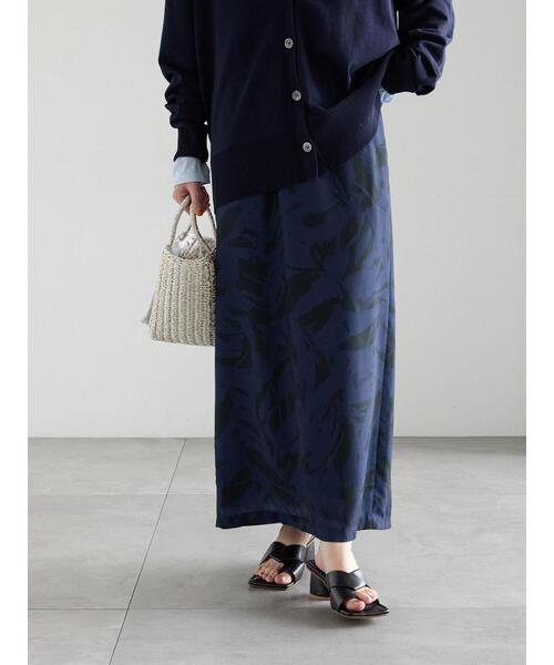 Te chichi（テチチ）の「ペイントパターンナロースカート《2026 spring catalog item》（スカート・レディース・ネイビー/オフホワイト・F）」の3枚目の写真