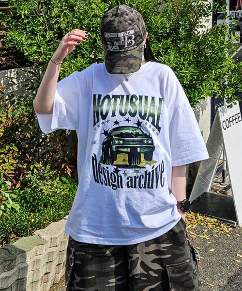 NOTUSUAL(ノットユージュアル)の「ディープグリーントラックオーバーサイズ半袖Tシャツ4カラー(Tシャツ/カットソー・レディース・ホワイト/ブラック/ネイビー/ホワイト×グレー・SMALL/MEDIUM/LARGE/X-LARGE)」の8枚目の写真