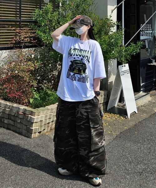 NOTUSUAL(ノットユージュアル)の「ディープグリーントラックオーバーサイズ半袖Tシャツ4カラー(Tシャツ/カットソー・レディース・ホワイト/ブラック/ネイビー/ホワイト×グレー・SMALL/MEDIUM/LARGE/X-LARGE)」の7枚目の写真