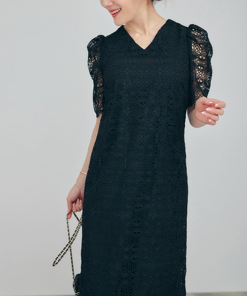 Liala×PG(リアラバイピージー)の「レース Vネック ワンピース Liala×PG(ワンピース・レディース・ブラック/チャコールグレー・M/S)」の9枚目の写真