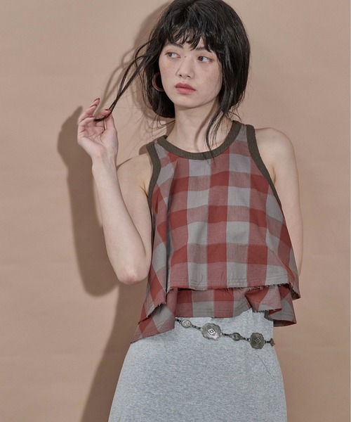 THE YOn(ザヨン)の「バイカラーパイピングカットオフフリルアメスリブラウス(シャツ/ブラウス・レディース・レンガ/ナチュラル/ブラック・FREE)」の21枚目の写真