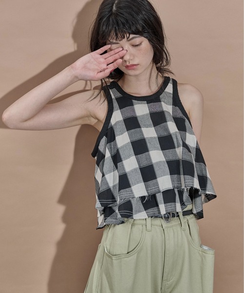THE YOn(ザヨン)の「バイカラーパイピングカットオフフリルアメスリブラウス(シャツ/ブラウス・レディース・レンガ/ナチュラル/ブラック・FREE)」の4枚目の写真