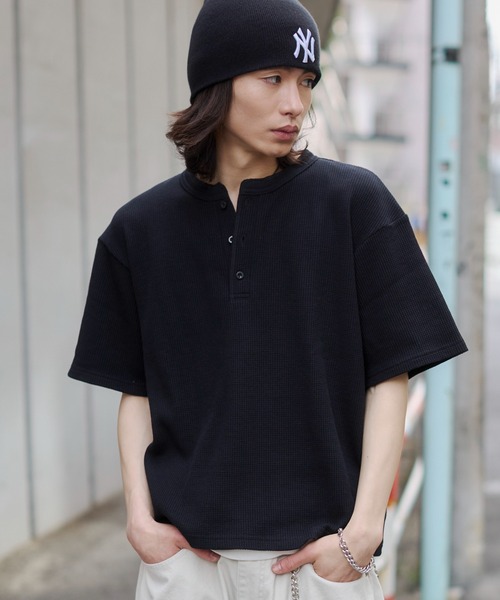 WEGO(ウィゴー)の「WEGO/【26年春夏新作】ワッフルヘンリーネックT(Tシャツ/カットソー・メンズ・ホワイト/ブラック系その他/ブラック・LARGE/MEDIUM)」の3枚目の写真