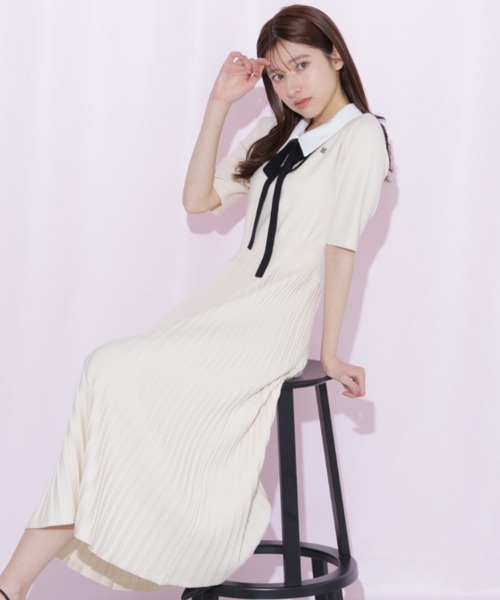 JILL by JILL STUART(ジルバイジルスチュアート)の「襟付きプリーツニットワンピース(ワンピース・レディース・ブラウン/ホワイト/ブラック・FREE)」の4枚目の写真