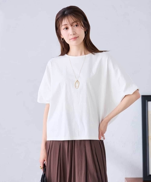 a.v.v（アーヴェヴェ）の「【接触冷感/UVカット/コットン 100%】タックドルマンスリーブカットソー（Tシャツ/カットソー・レディース・オレンジ/アイボリー/ブラック/ブルー・38/36/40）」の2枚目の写真