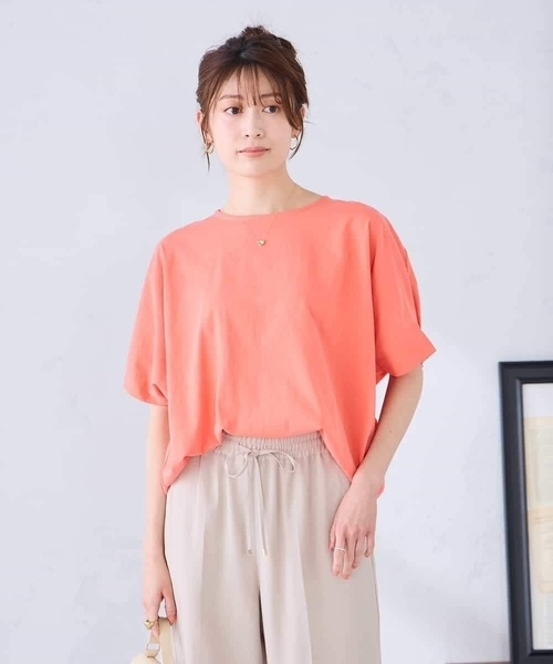 a.v.v（アーヴェヴェ）の「【接触冷感/UVカット/コットン 100%】タックドルマンスリーブカットソー（Tシャツ/カットソー・レディース・オレンジ/アイボリー/ブラック/ブルー・38/36/40）」の16枚目の写真