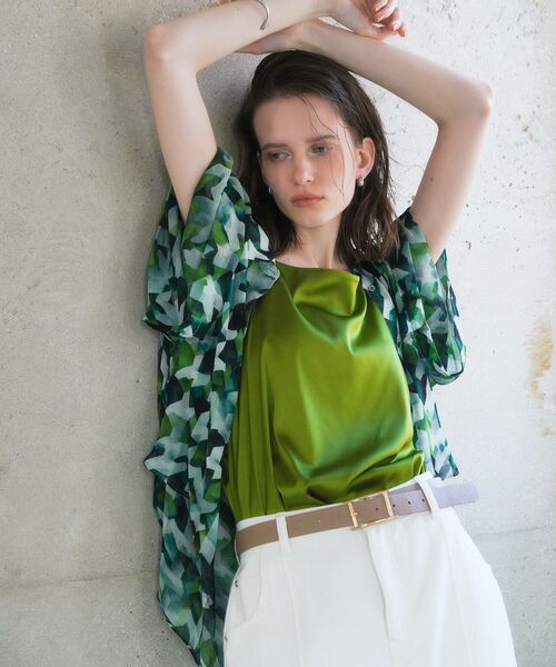 Editt by YECCA VECCA(エディットバイイェッカヴェッカ)の「【2点SET】キャミ付きシアージオメ柄シャツ(シャツ/ブラウス・レディース・ブルー/グリーン・FREE)」の5枚目の写真