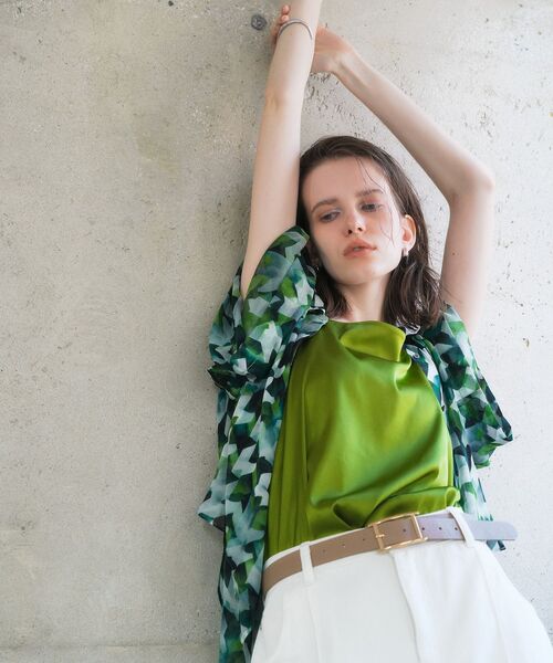 Editt by YECCA VECCA(エディットバイイェッカヴェッカ)の「【2点SET】キャミ付きシアージオメ柄シャツ(シャツ/ブラウス・レディース・ブルー/グリーン・FREE)」の6枚目の写真