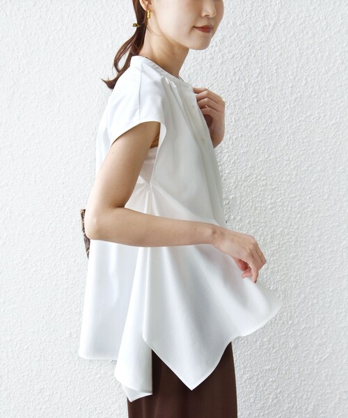 SHIPS(シップス)の「〈UVカット/吸水速乾/接触冷感/防シワ〉ハンカチーフ ヘムライン バック フレア ブラウス(シャツ/ブラウス・レディース・ネイビー/ピンク/オフホワイト・ONE SIZE)」の11枚目の写真
