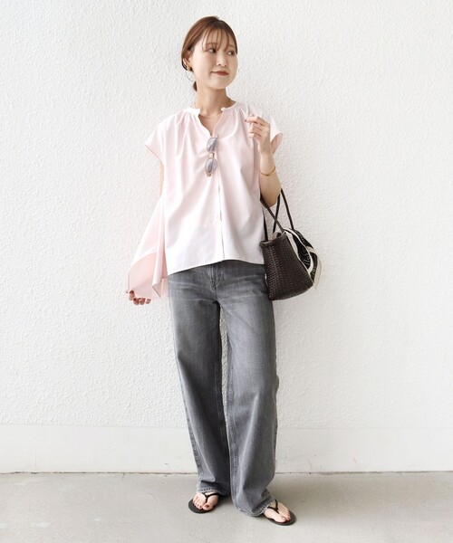 SHIPS(シップス)の「〈UVカット/吸水速乾/接触冷感/防シワ〉ハンカチーフ ヘムライン バック フレア ブラウス(シャツ/ブラウス・レディース・ネイビー/ピンク/オフホワイト・ONE SIZE)」の12枚目の写真