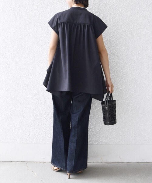 SHIPS(シップス)の「〈UVカット/吸水速乾/接触冷感/防シワ〉ハンカチーフ ヘムライン バック フレア ブラウス(シャツ/ブラウス・レディース・ネイビー/ピンク/オフホワイト・ONE SIZE)」の22枚目の写真